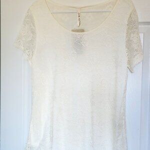 LEO & NICOLE - BRAND NEW FLORAL TOP